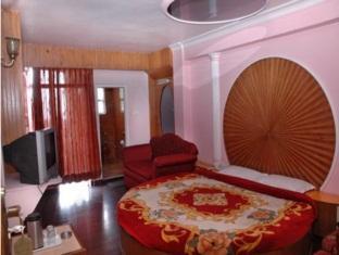 שימלה Hotel Shiwalik Regency מראה חיצוני תמונה